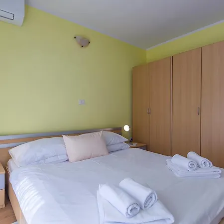 Leon * Nova Vas (Porec)